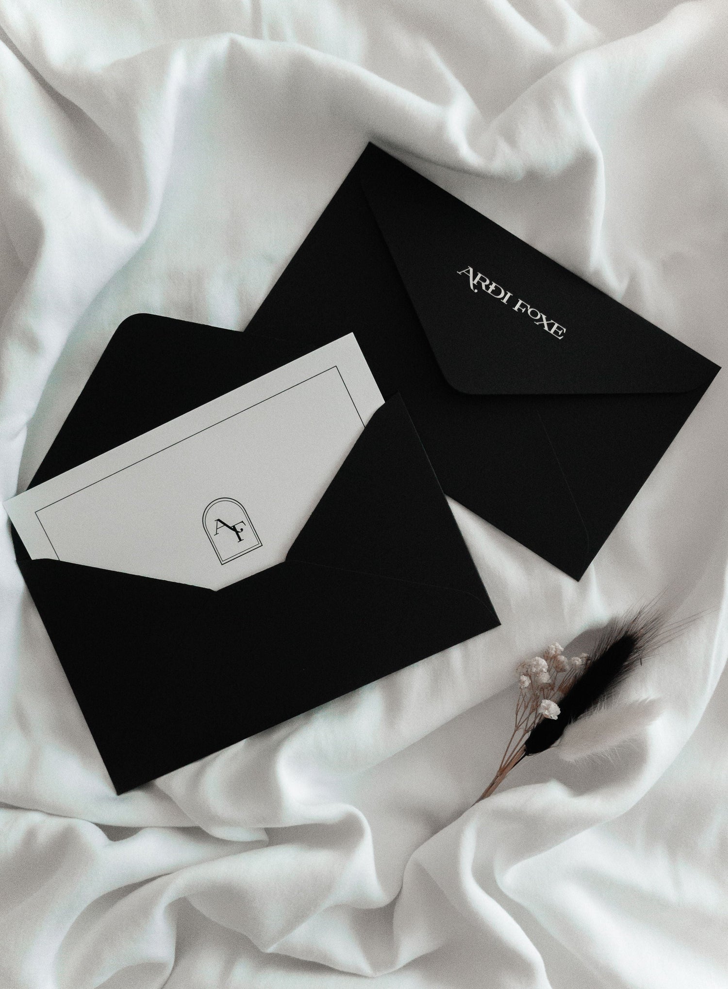 ardi foxe notecard black envelope gift box