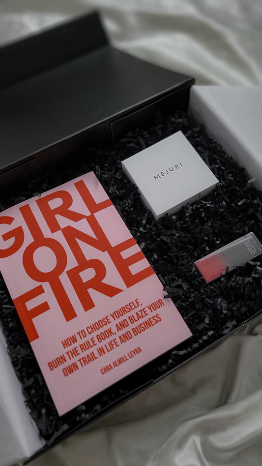 ardi foxe custom gift box with book, mejuri jewelry, morphe lipstick 18